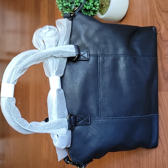 AMERICAN LEATHER CO. Black Carrie Dome Satchel - Picture 9 of 10